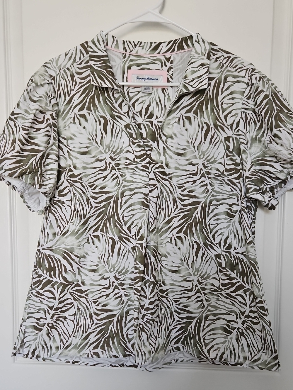 Tommy Bahama Olive & White Tropical Print Blouse, Large